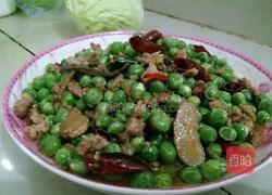 肉末青豆的做法图解1