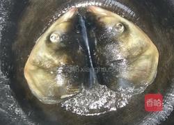 鱼头白菜汤的做法图解2