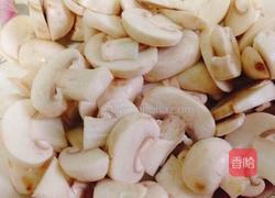 肉末炒口蘑的做法图解2