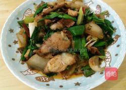 蒜苗回锅肉的做法图解1