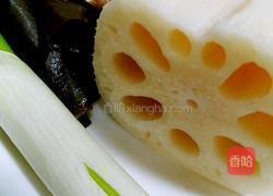 养生极品莲藕排骨汤的做法图解3