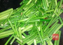 蒜苔炒鸡胸的做法图解6