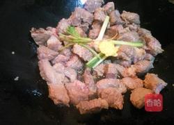 土豆烧牛腩的做法图解7