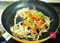 大白菜炒百叶的做法图解3