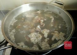 白萝卜羊排汤的做法图解3