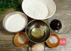 花朵豆沙馅面包的做法图解2