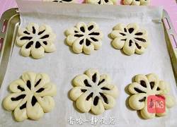 花朵豆沙馅面包的做法图解17