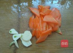 香肠炒甜豆的做法图解3