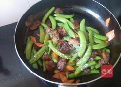 香肠炒甜豆的做法图解9