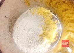 奶香玉米面松饼的做法图解1