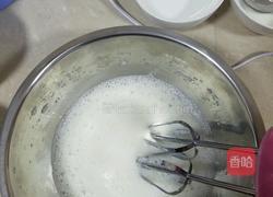 葡萄干奶油蛋糕卷的做法图解4