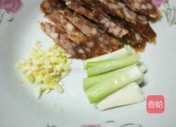 香肠炒青瓜的做法图解2