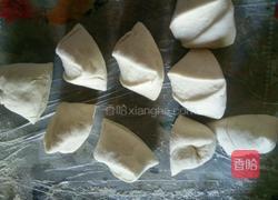 韭菜鸡蛋(香菇芹菜肉)包子的做法图解6