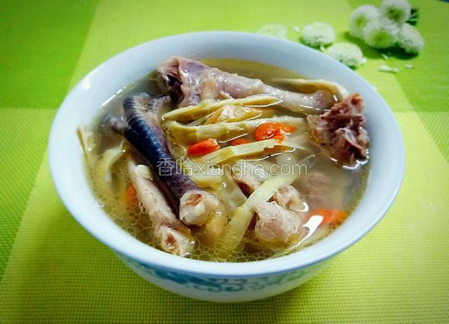 扁尖草鸡汤