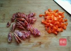 香肠焖饭的做法图解2