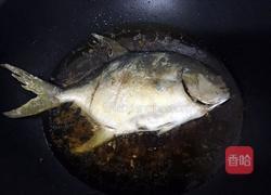 金蒜鲳鱼的做法图解6