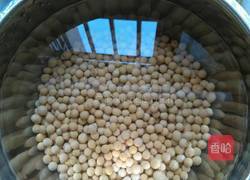 黄豆炖猪脚的做法图解1