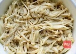 捞汁金针菇的做法图解2