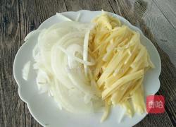 洋葱土豆丝的做法图解2