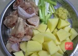 蒜香鸡块焖土豆的做法图解1