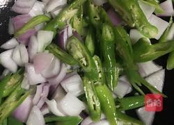 【尖椒炒牛肉】的做法图解6