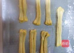 鸡蛋小油条的做法图解3