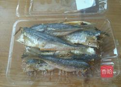 青椒炒鱼干的做法图解1