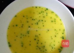 宝宝辅食西蓝花蒸蛋的做法图解2