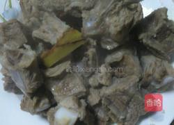 酸菜炖排骨的做法图解2