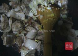 酸菜炖排骨的做法图解4