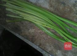芹菜炒香肠的做法图解1