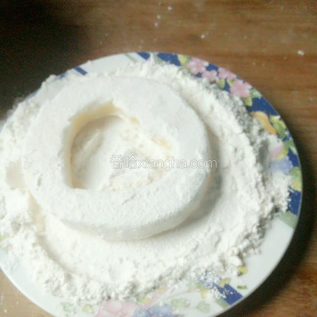 苹果圈裹一层面粉