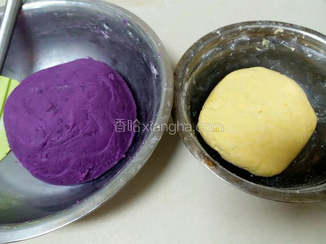 然后完全揉成光滑面团。
