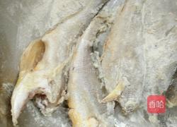 干炸小黄鱼的做法图解3