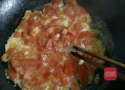 番茄煎蛋面的做法图解1