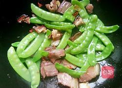 荷兰豆炒腊肉的做法图解9