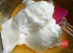 4寸戚风蛋糕的做法图解7