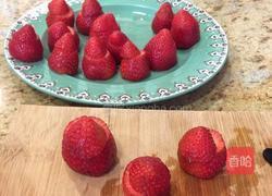 草莓圣诞老人的做法图解1