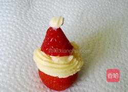 草莓圣诞老人的做法图解3