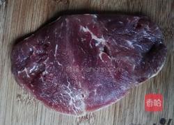 牛排丁炒彩椒年糕的做法图解2