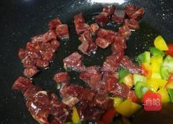 牛排丁炒彩椒年糕的做法图解9