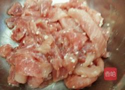 莴笋炒肉片的做法图解2