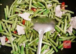 家常瘦肉炒豆角的做法图解5