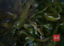拌裙带菜的做法图解1