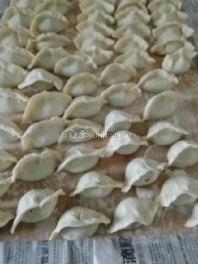 本人不喜欢捏饺子，麻烦！挤饺子最省事儿！