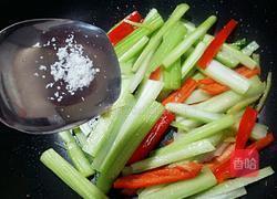 茜芹炒香肠的做法图解8