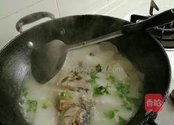 鲫鱼萝卜汤的做法图解4