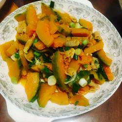 南瓜炒沙虫的做法[图]