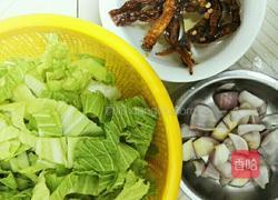 白菜炒猪肝的做法图解1