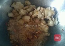 梅菜炒肉的做法图解2